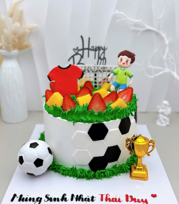 Bánh kem dành cho bé trai mê bóng đá làm theo yêu cầu