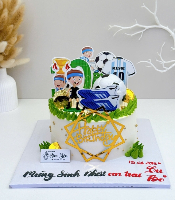 Bánh kem dành cho bé trai mê bóng đá messi