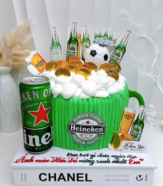 Bánh kem chúc mừng sinh nhật trang trí bia heineken 