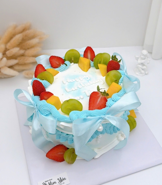 Bánh sinh nhật trang trí trái cây tươi