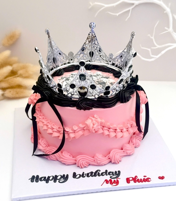 Bánh kem dành nữ mẫu đẹp hot 2025 vương miện