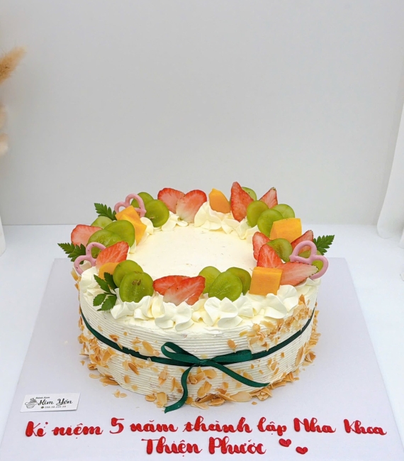 Bánh kem bắp phô mai hạnh nhân mừng đối tác