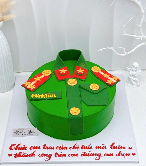 Mẫu bánh kem công an tại Kim Yến