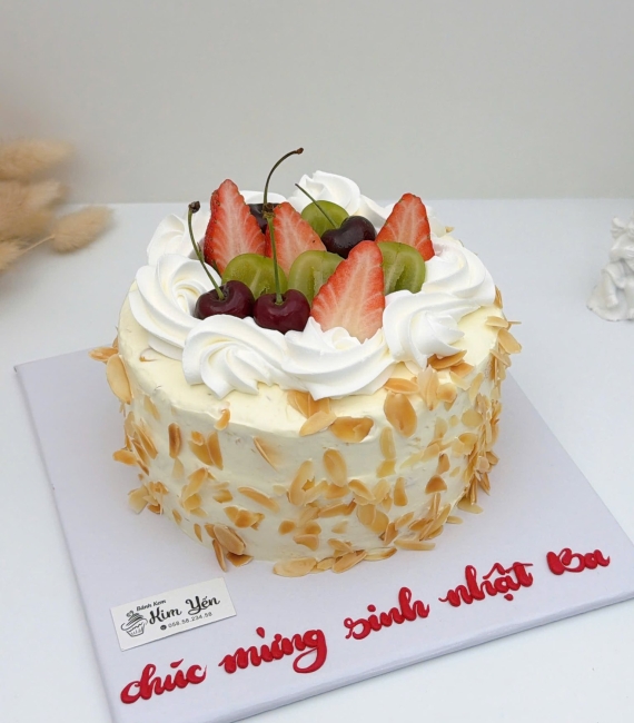 Bánh kem bắp hạnh nhân mừng sinh ba