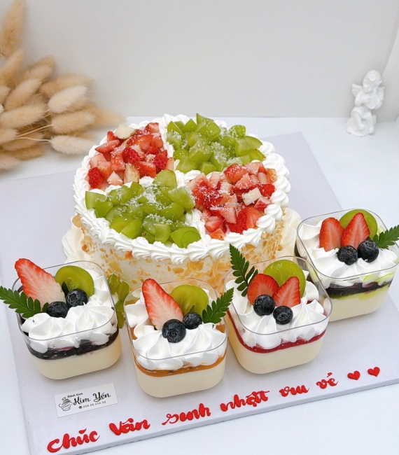 Bánh kem bắp mai hạnh nhân mix với panacotta