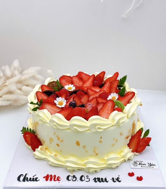 Bánh kem mừng sinh nhật mix dâu tây 