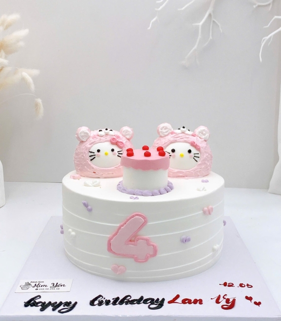 Bánh kem style Hàn Quốc tone hồng lên 4 tuổi