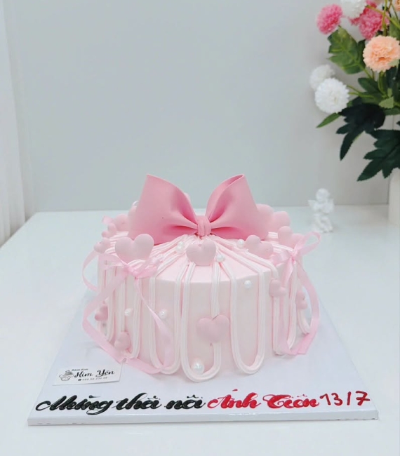 Bánh kem tone hồng cho nữ 16 tuổi 