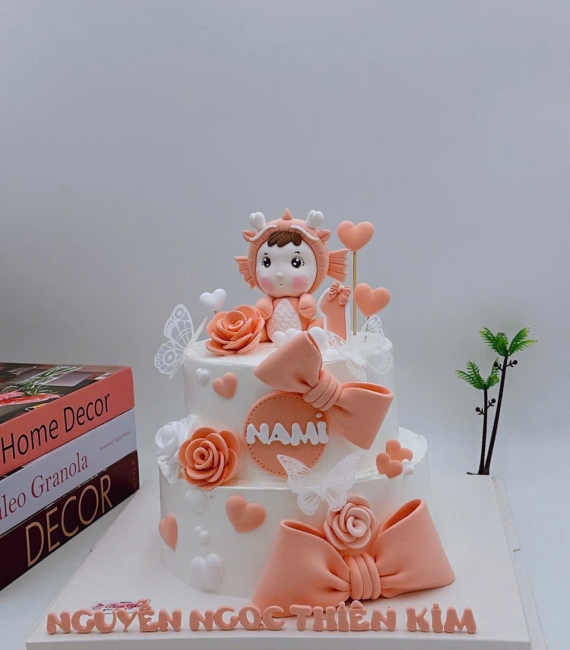 Bánh Kem Thôi Nôi Mừng sinh nhật bé gái tone cam