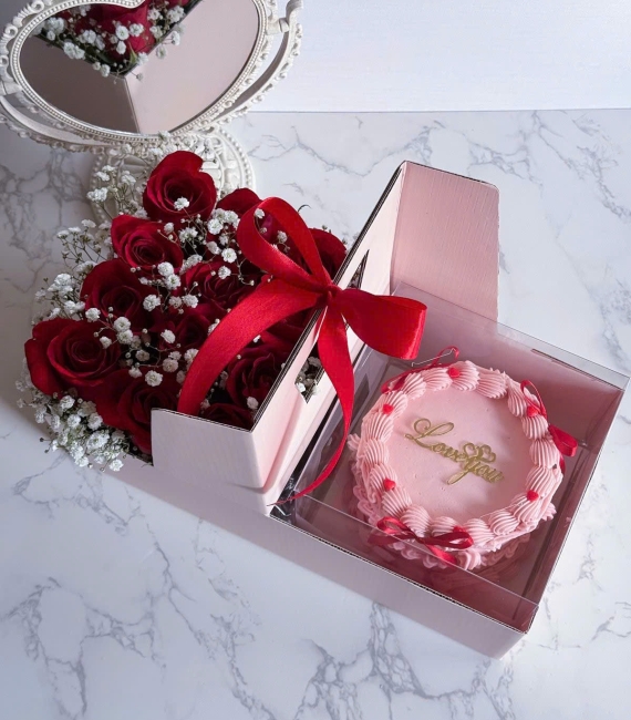 Mẫu sét bánh kem và hoa tươi hot 2025 tại cao lãnh tone đỏ