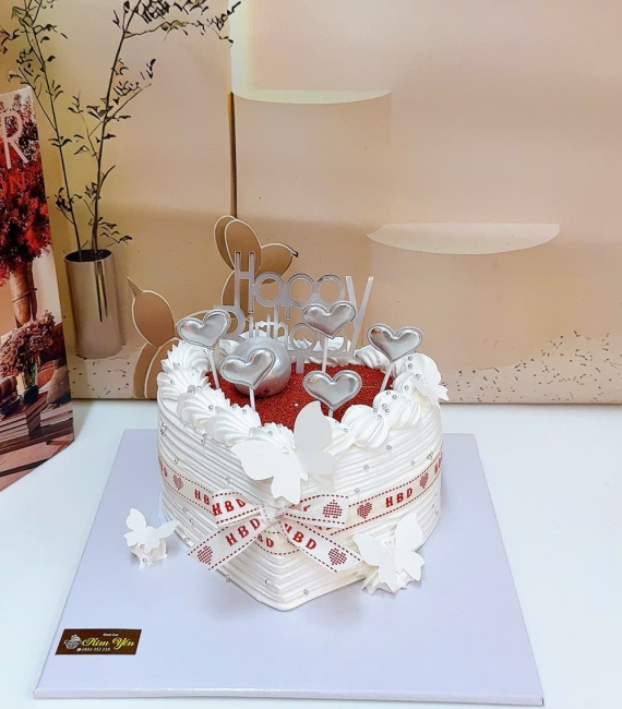 Bánh Kem “Cô Gái Ngọt Ngào” – Vừa Nhìn Đã Thấy Thương