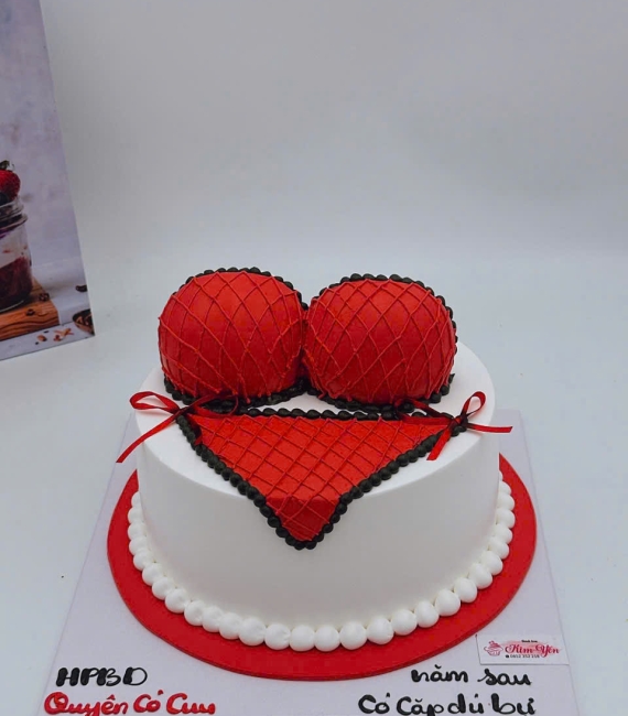 Bánh sinh nhật 18+ tạo hình 3d cặp zú và bikini đỏ độc đáo tặng nam