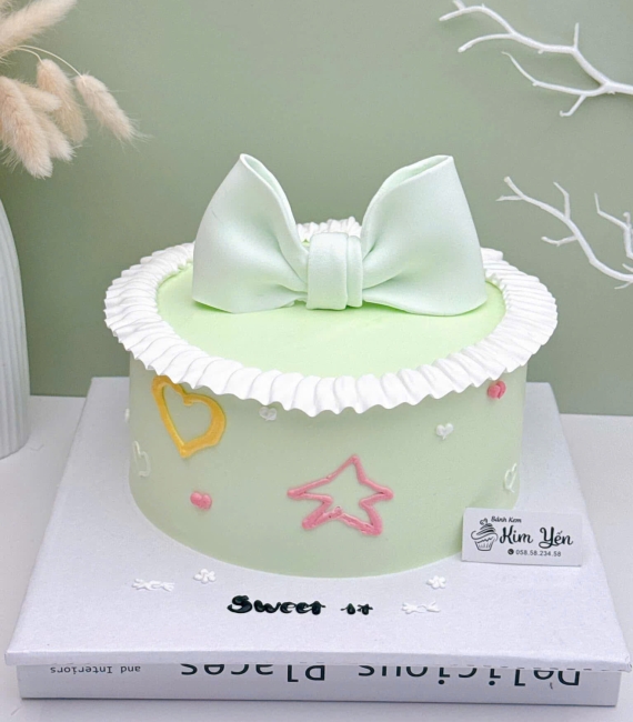 Bánh kem chanel màu xanh dễ thương