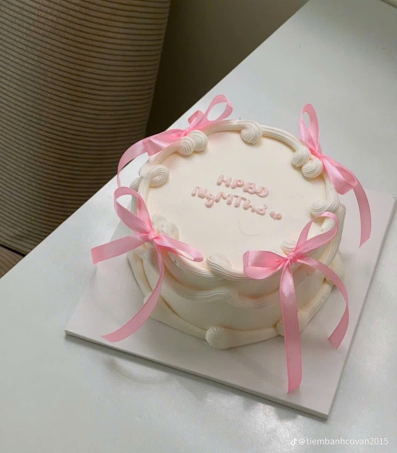 Bánh trang trí dễ thương