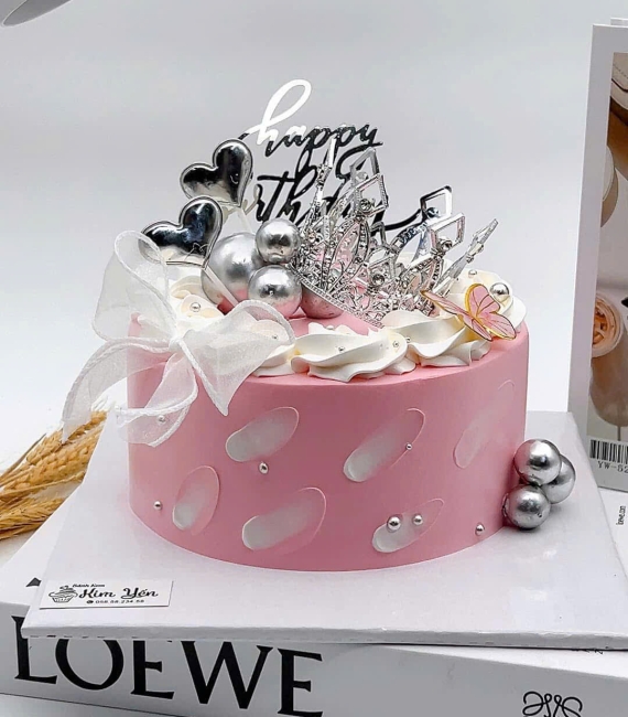 Bánh kem trang trí dễ thương