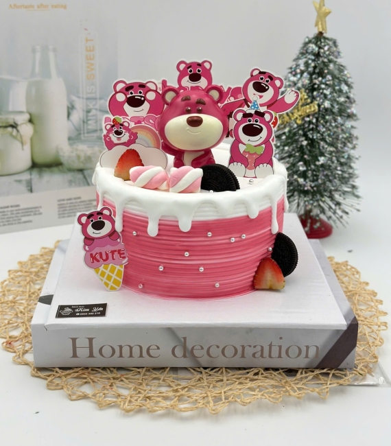 Bánh Kem gấu dâu 