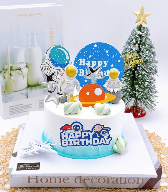 Bánh Kem hoạt hình phi hành gia 