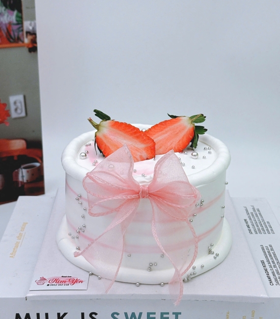 Bánh kem họa tiết đơn giản 