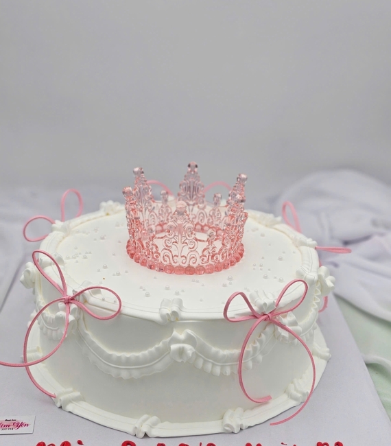 Bánh sinh nhật vương miện cho bé gái