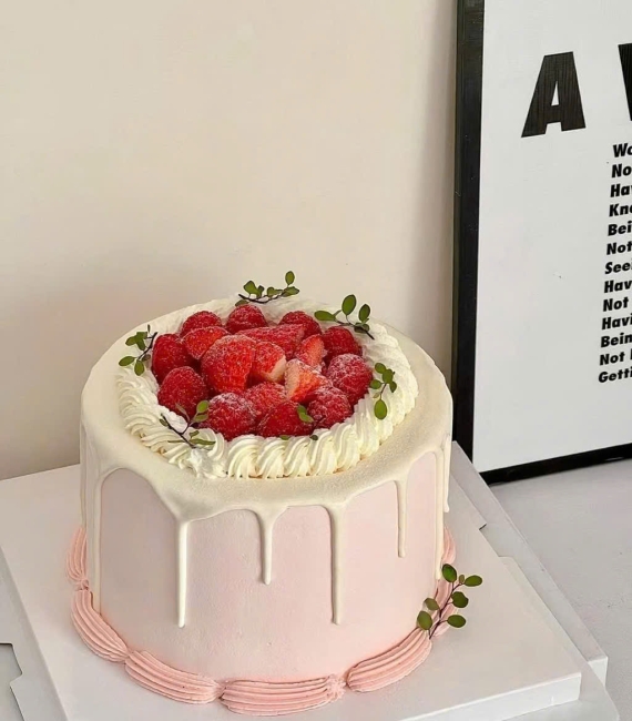  Bánh kem hàn quốc trang trí dâu tây