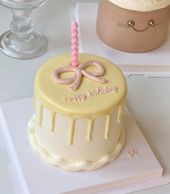  Bánh kem hàn quốc tone vàng