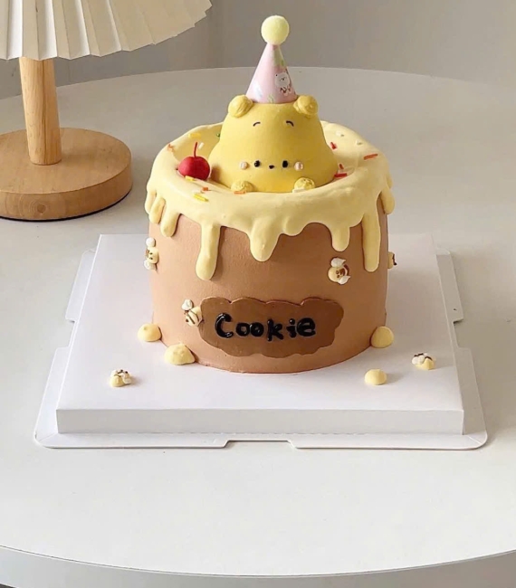  Bánh kem hàn quốc trang trí chú gấu vàng