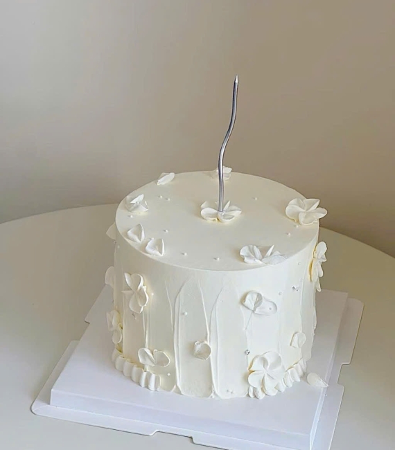  Bánh kem hàn quốc tone trắng