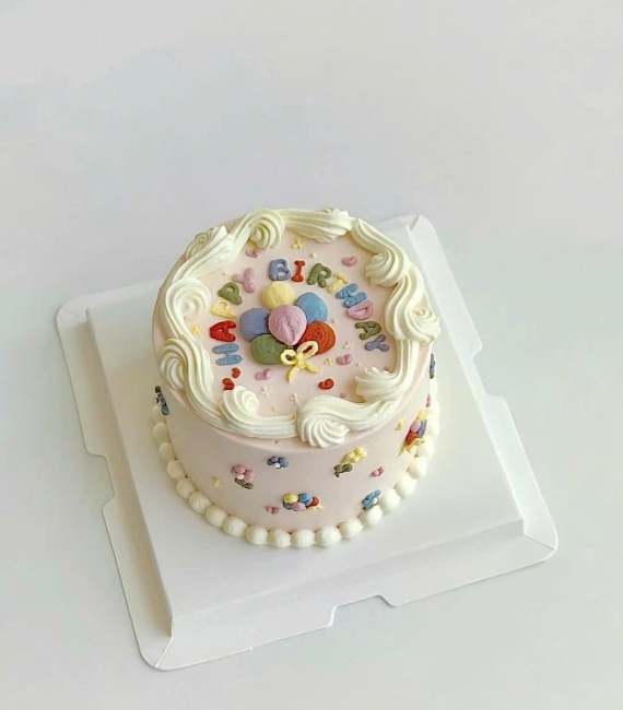  Bánh sinh nhật tone cực đáng yêu