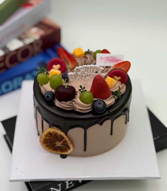 Bánh kem socola trái cây làm theo yêu cầu khách ở Cao Lãnh