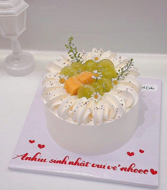 Bánh kem phủ đầy trái cây Cao Lãnh