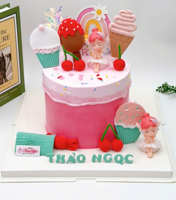 Bánh Kem Công Chúa Và Quả Dâu 