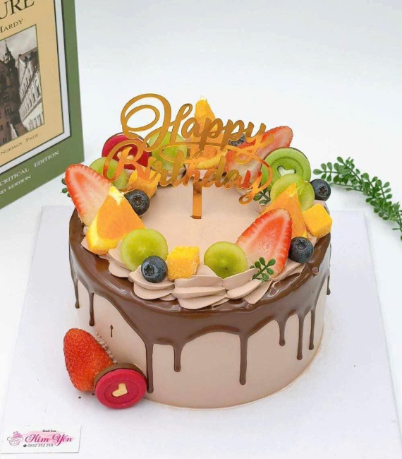 Bánh kem socola ngập tràn trái cây