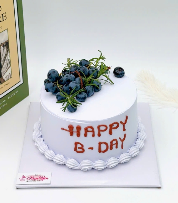 Bánh kem phủ đầy quả việt quất