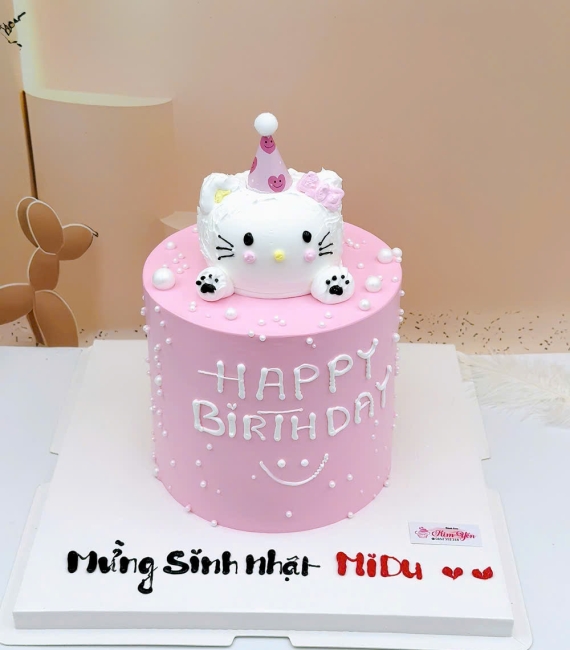 Bánh kem màu hồng hello kitty