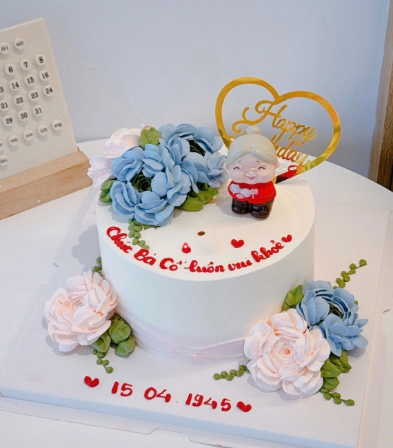 Bánh kem chúc mừng sinh nhật bà