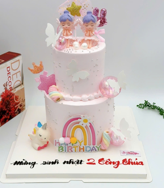 Mẫu bánh kem công chúa 2 tầng 