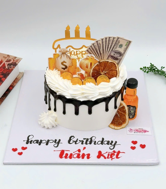 Bánh Kem chúc mừng cho nam nhiều phụ kiện theo yêu cầu