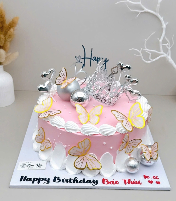 Bánh kem phụ kiện cánh bướm tặng vợ yêu
