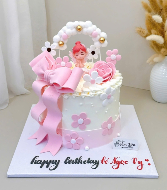 Bánh kem tạo hình dành cho bé gái 