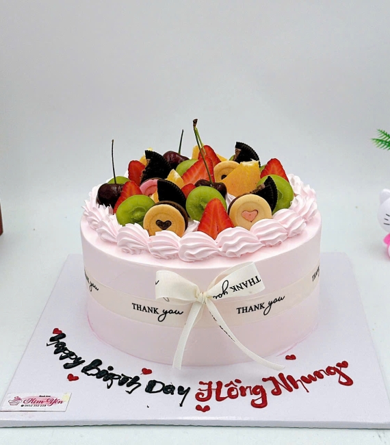 Mẫu bánh kem mừng sinh nhật trái cây tone hồng
