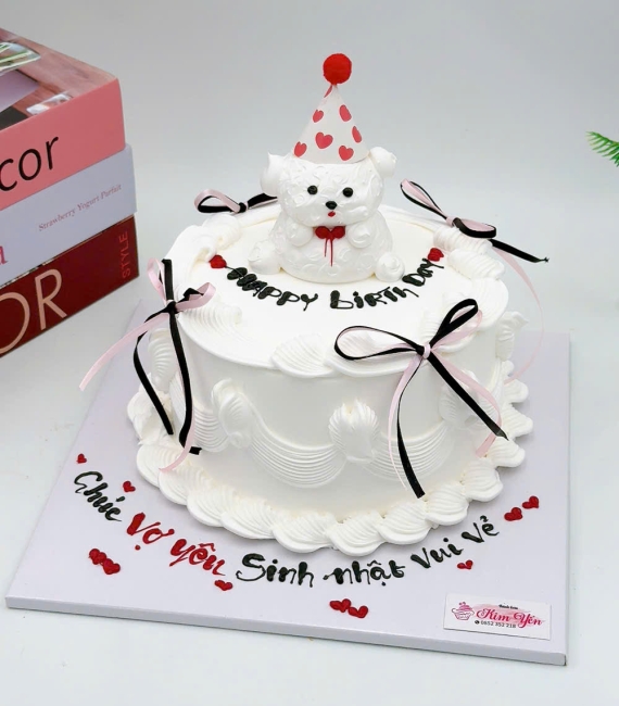 Mẫu Bánh kem hot xu hướng 2025 gấu nhỏ xinh 