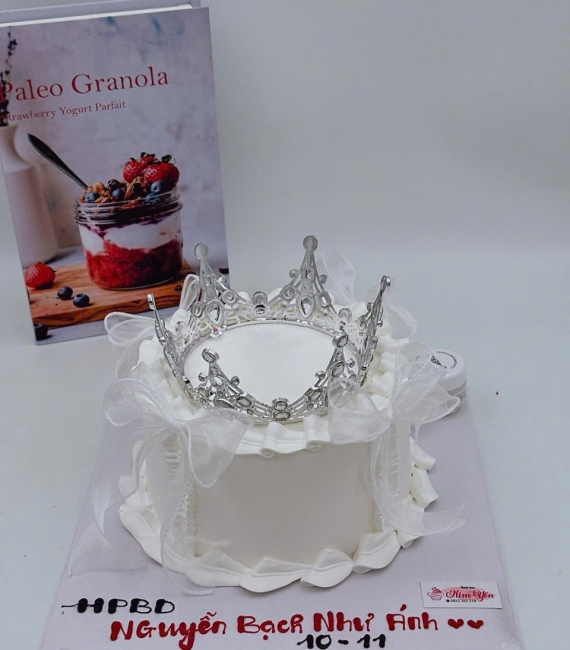 Bánh Kem tone trắng hot trend 2025