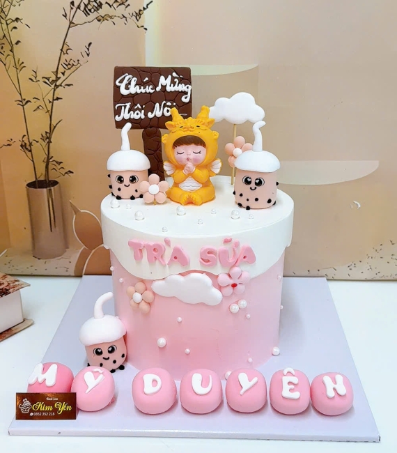 Bánh Kem mừng bé 1 tuổi tone hồng