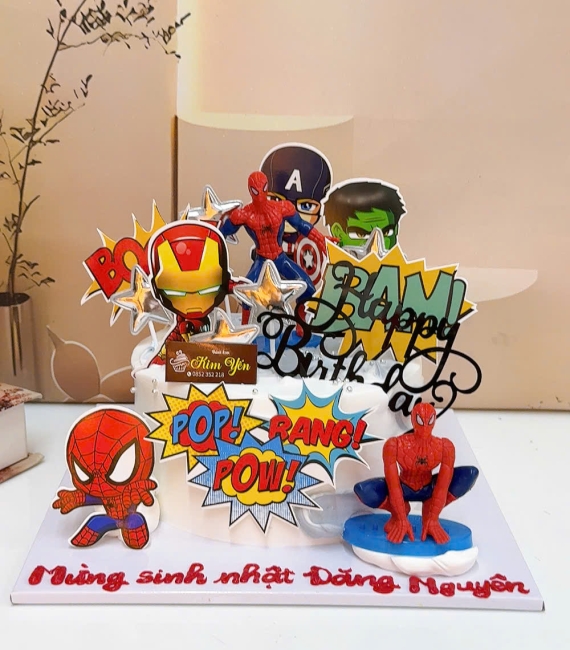 Bánh kem chúc mừng dành cho bé trai yêu thích người nhện