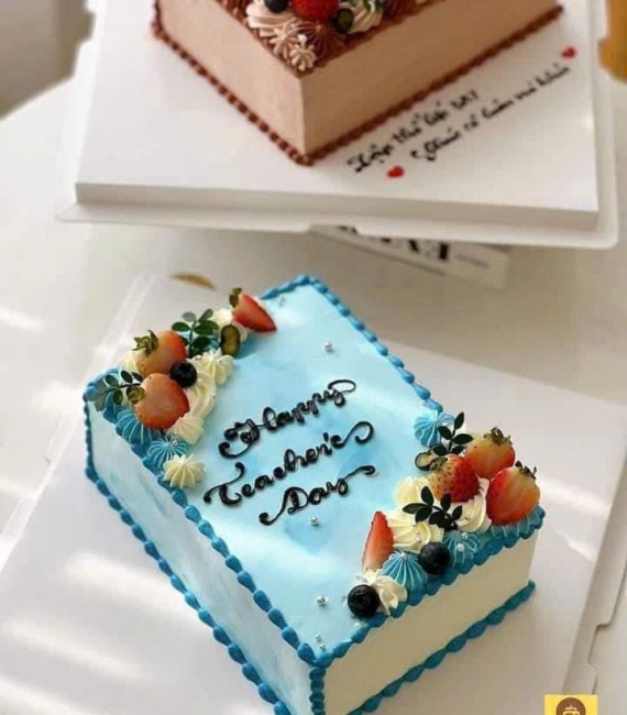 Mẫu bánh kem hình vuông tạo hình quyển sách tri ân thầy cô