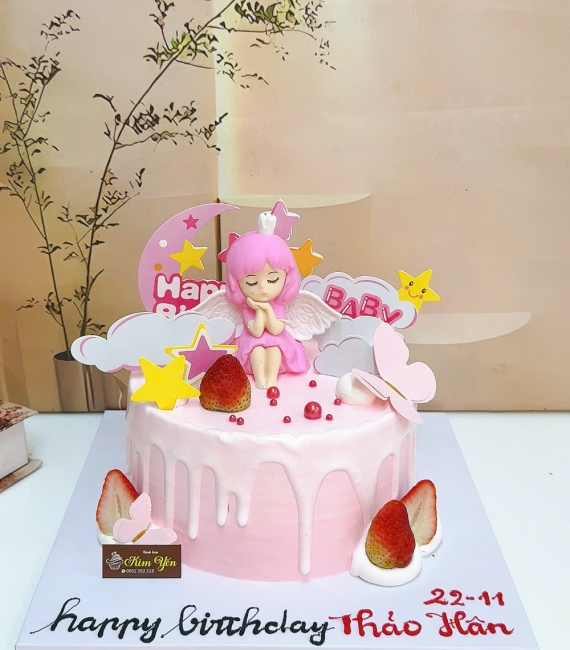 Bánh kem dành cho bé gái tone hồng kèm công chúa