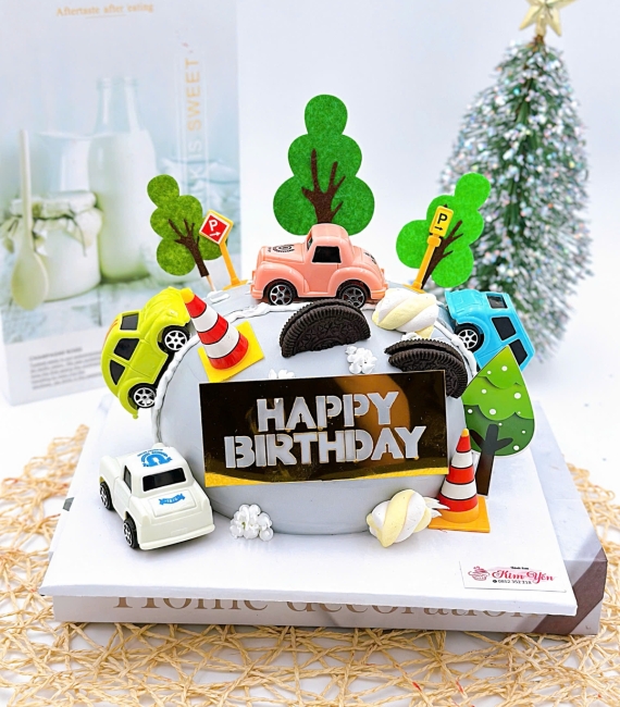 Bánh kem chúc mừng dành cho bé trai thích xe làm theo yêu cầu