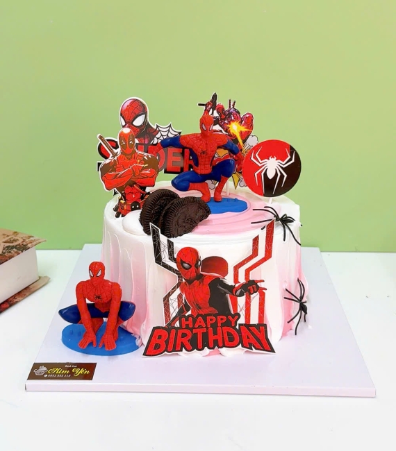 Bánh kem chúc mừng dành cho bé trai thích người nhện mừng lên 7 tuổi