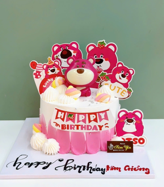 Bánh kem dành cho bé gái gấu dâu hot 2026