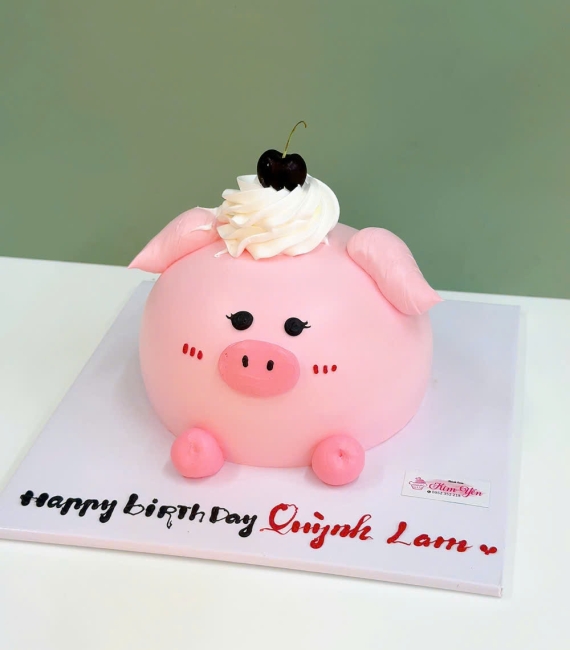 Bánh kem style Hàn Quốc cho bé gái tạo hình chú heo